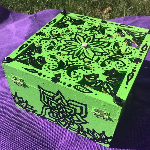 Upcycled wooden hand painted box crystals glued - Picture 6 of 8